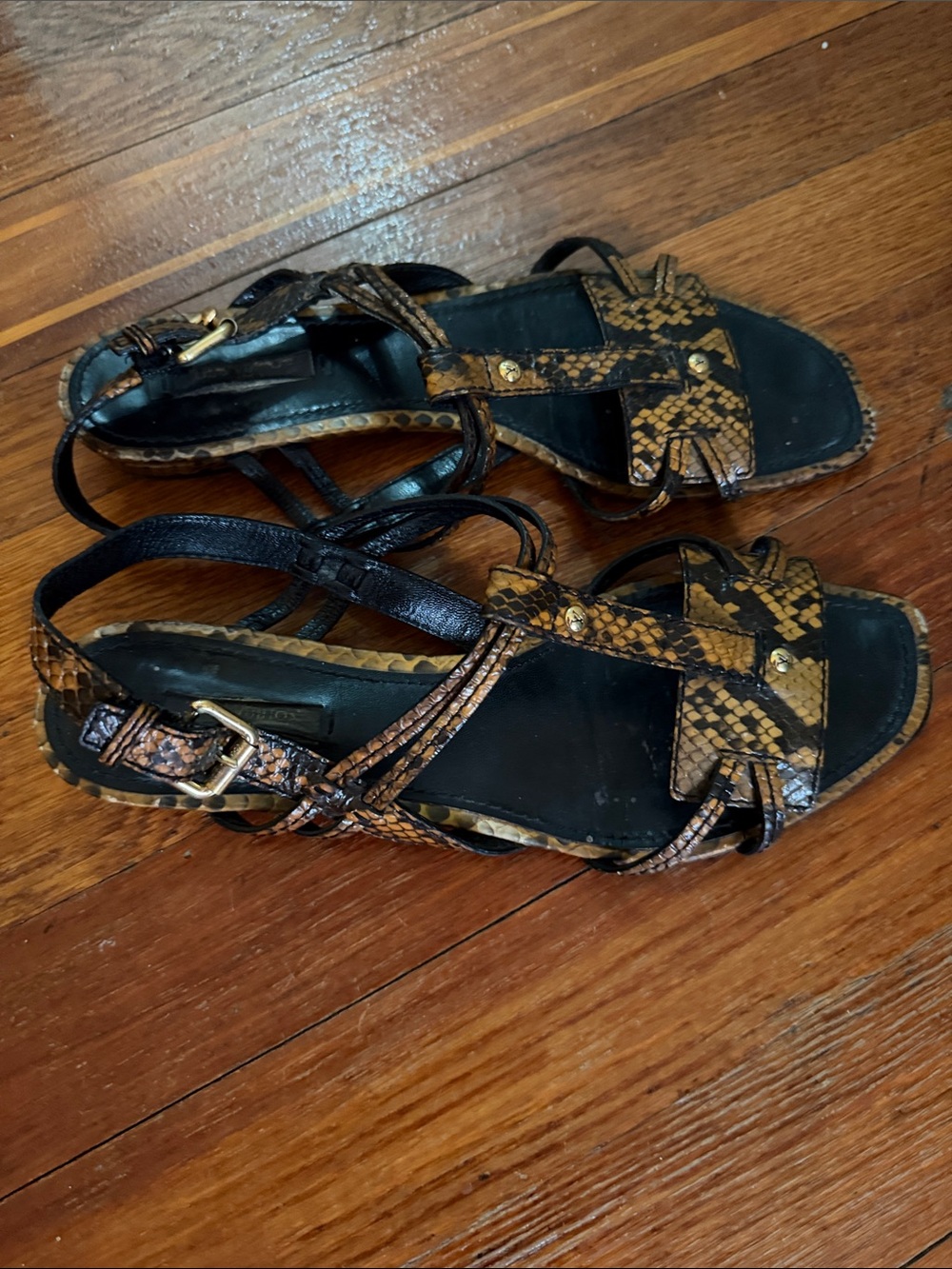 Authentic Louis Vuitton Genuine Skaneskin Strappy Sandals 39.5
